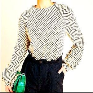 W5 Geo Jacquard Mock Neck Zip Back Black & White